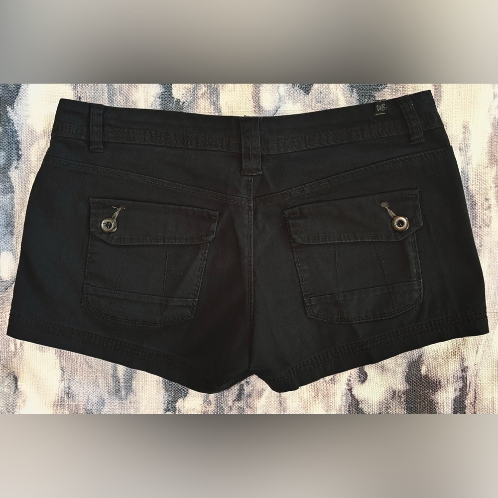 UNIONBAY BLACK UTILITY STYLED SHORTS FOR WOMENS. Size: (9) - Picture 3 of 8